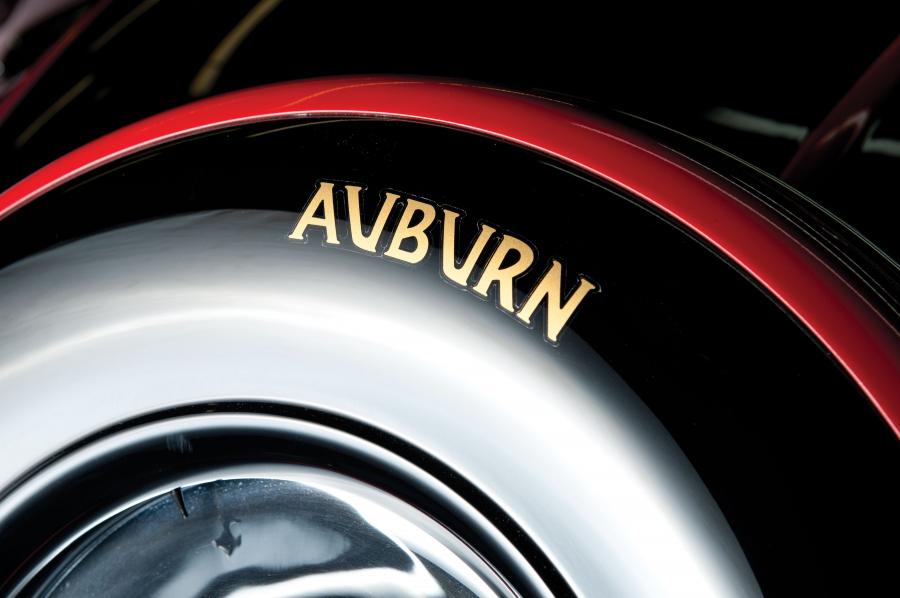 Детали экстерьера Auburn 851 Supercharged Dual Ratio Cabriolet 1935 года  (фото 26 из 28)
